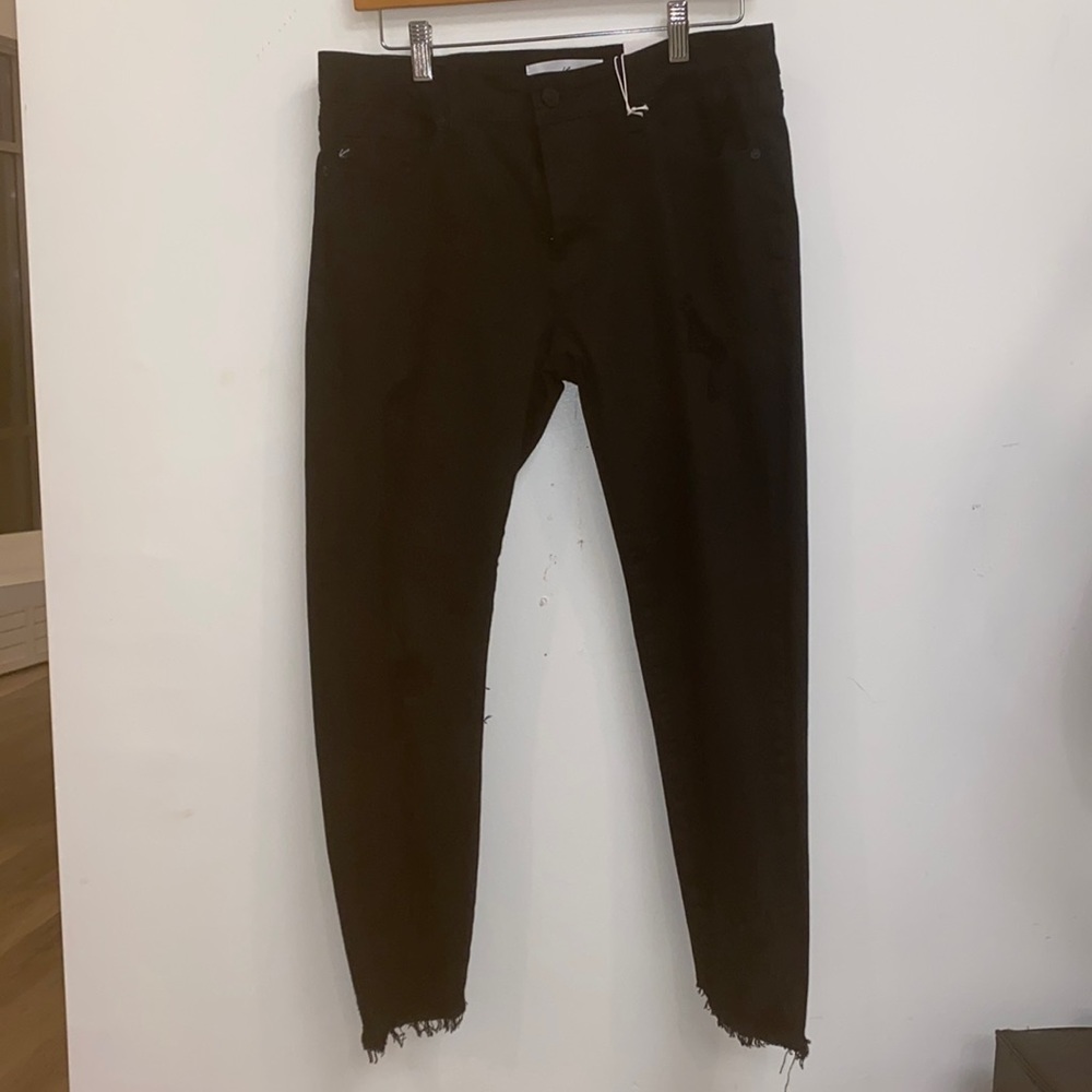 Black mid rise/ankle skinny jeans